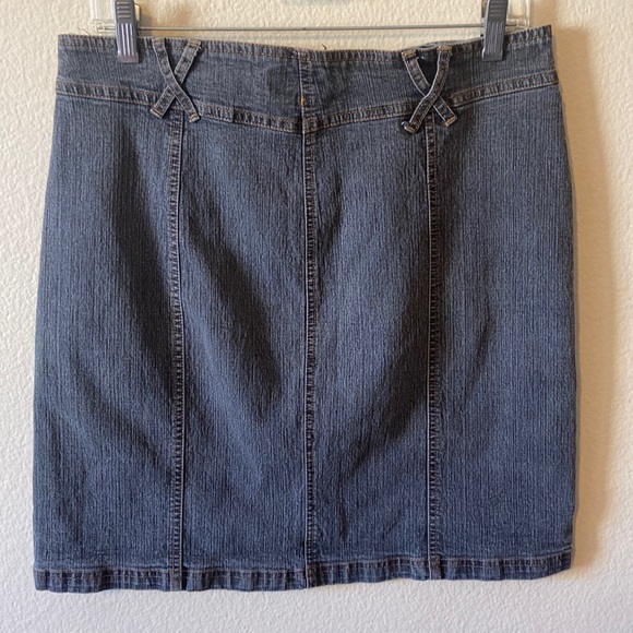 No Boundaries Stretch Gray Denim Skirt - Picture 3 of 5